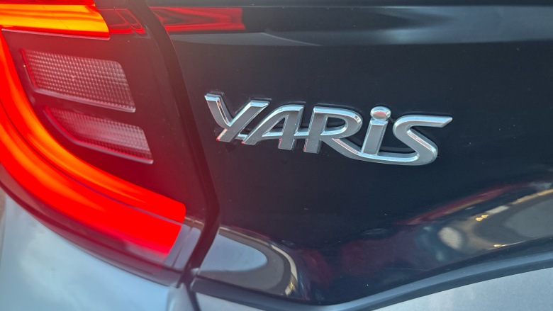 Toyota Yaris 1.5 Hybrid Design 5dr CVT Hybrid Hatchback